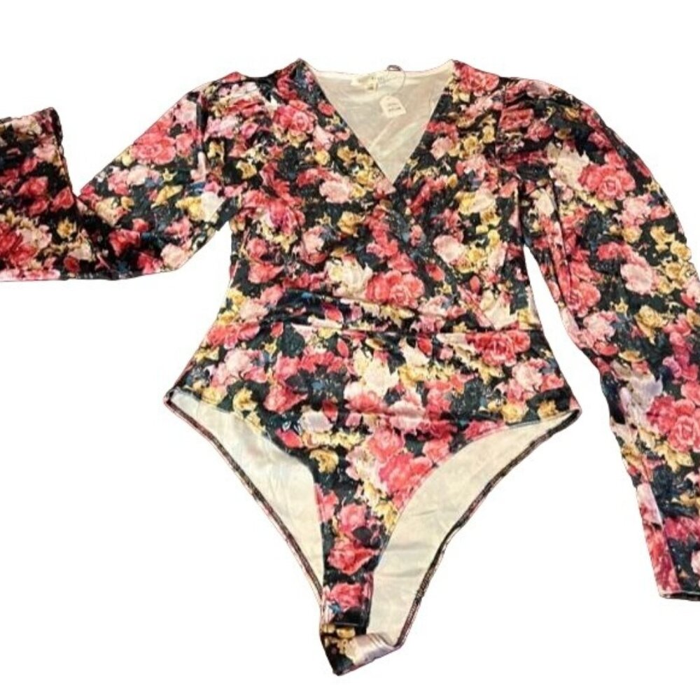 Her Bottari Womens Floral Long Sleeve V-Neck Bodysuit velvet  snap closure‎
